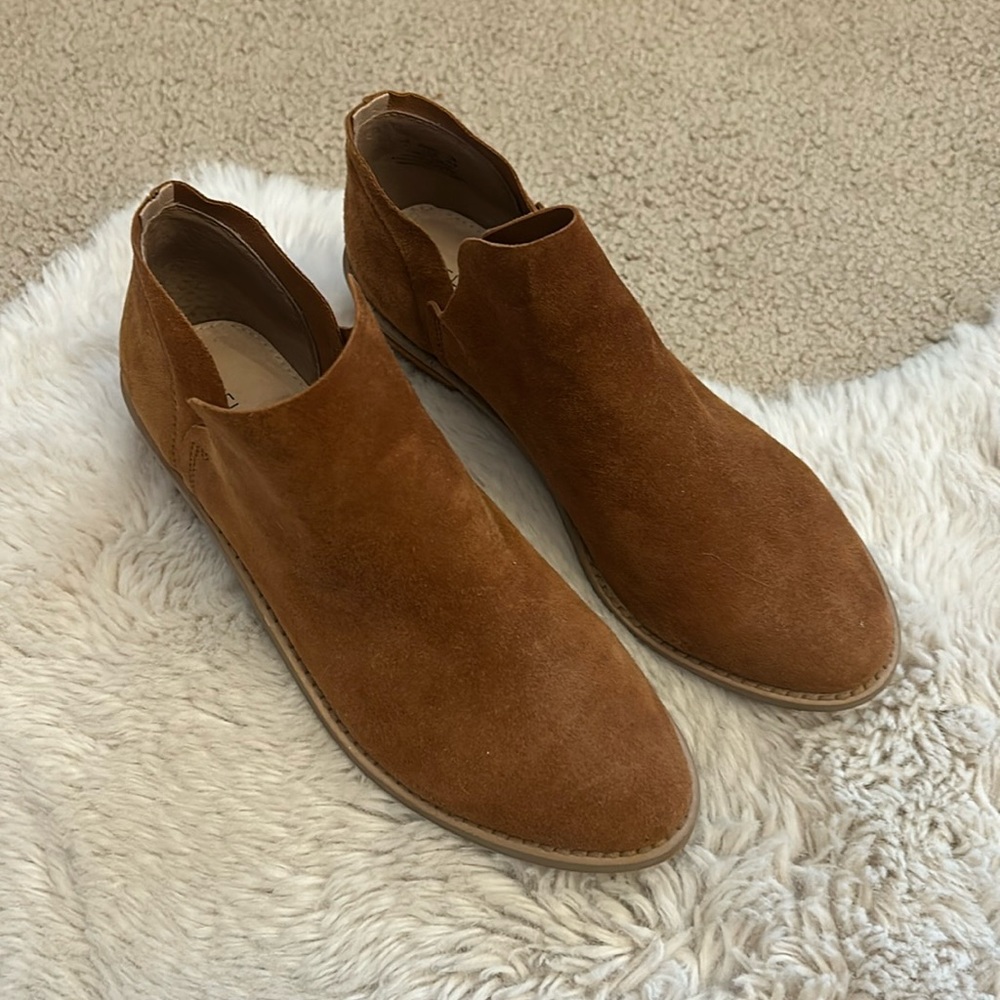 Kelsi Dagger Heeled Ankle Boots